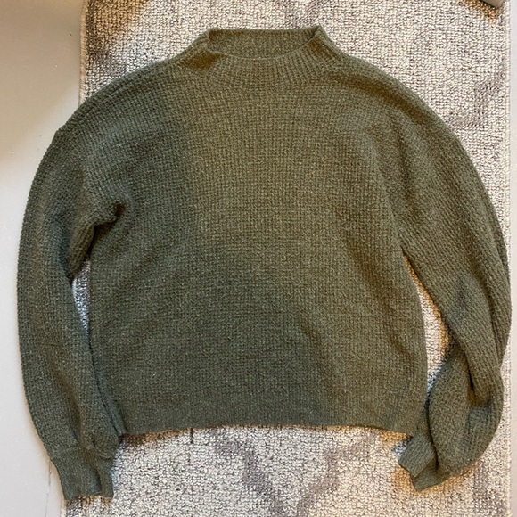 Pink Rose Sweaters - Women’s pink rose size large sweater